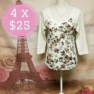 ⭐ American Rag floral top
